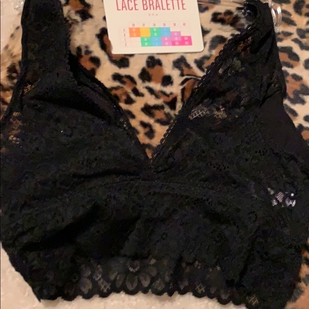 SO black lace bralette, comfy and cute, new - Picture 2 of 6